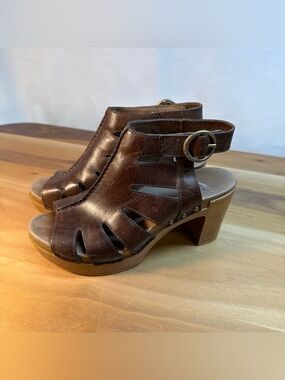 Dansko Demetra Block Heel Sandals Sz‎ 37 US Sz 6.5-7 Brown Teak Leather Upper